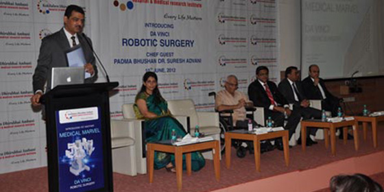 Dr. Ram narain and the Kokilaben Hospital team with Dr. Suresh Advani